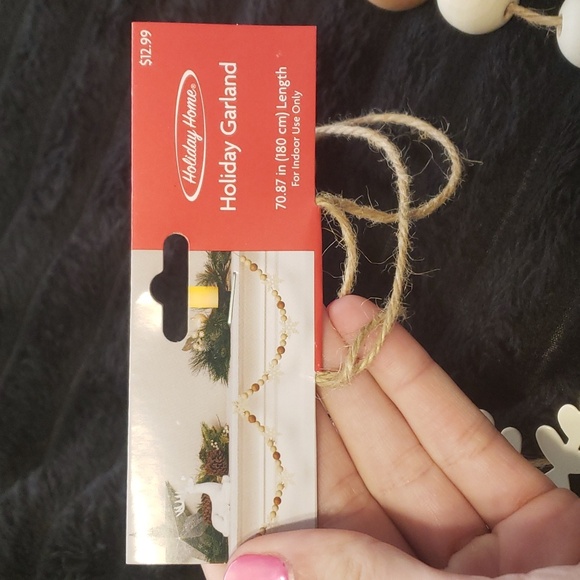 Garland - Picture 3 of 3